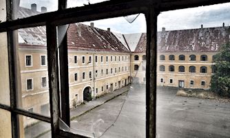 Vládní komise k pevnostním městům Terezín a Josefov jednala o prioritách při záchraně nejvíce ohrožených objektů