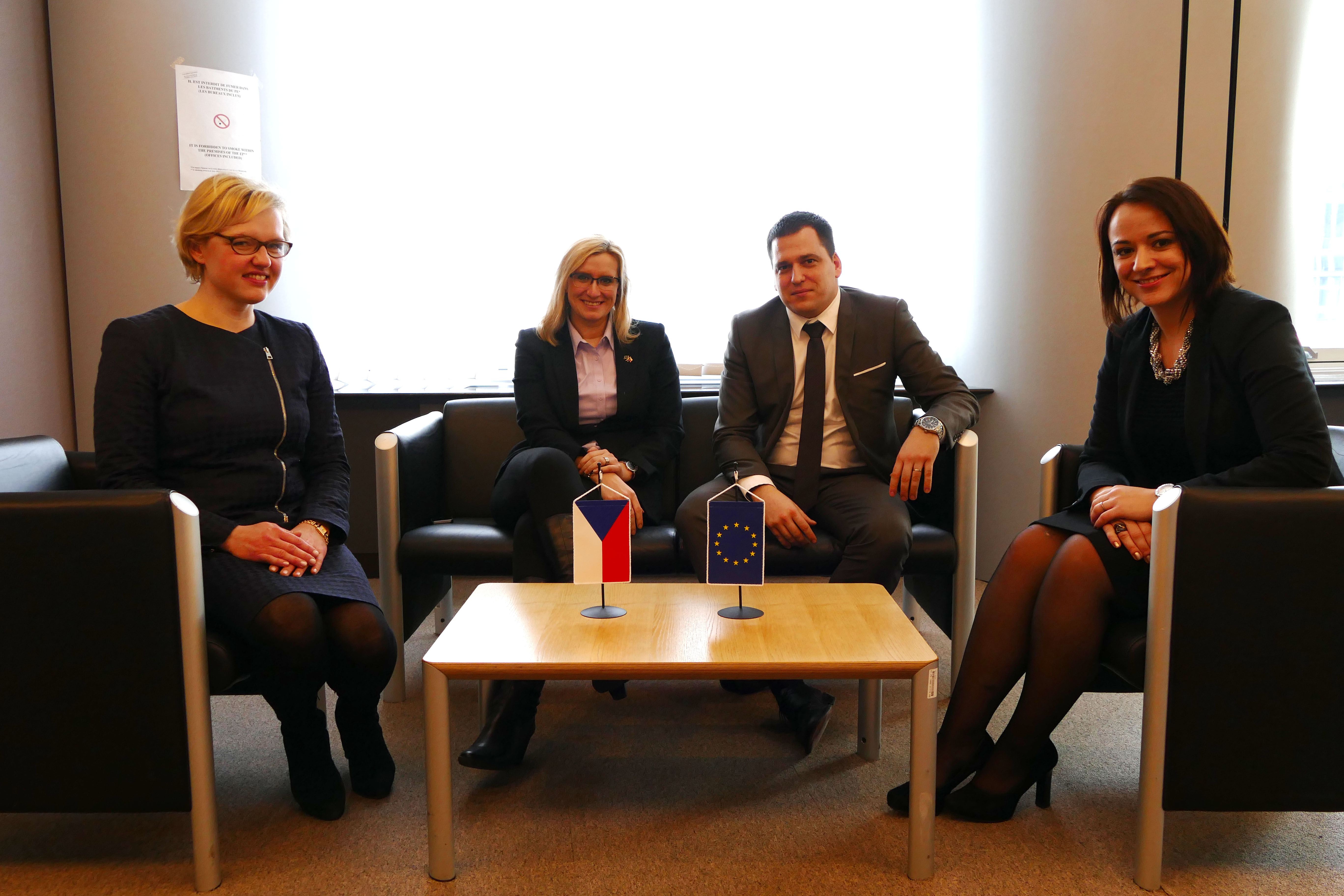 Ministryně Šlechtová se v rámci návštěvy Bruselu setkala s českými europoslanci