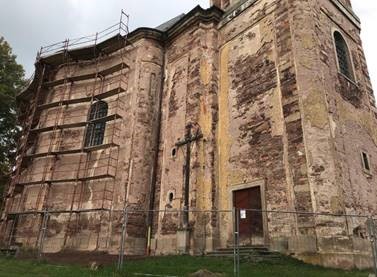 Vzácný kostel Všech svatých v Heřmánkovicích se po opravě otevře veřejnosti