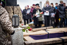 Stát je prostřednictvím krajů a obcí garantem důstojného pohřbívání