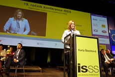 Karla Šlechtová přivítala účastníky konference ISSS
